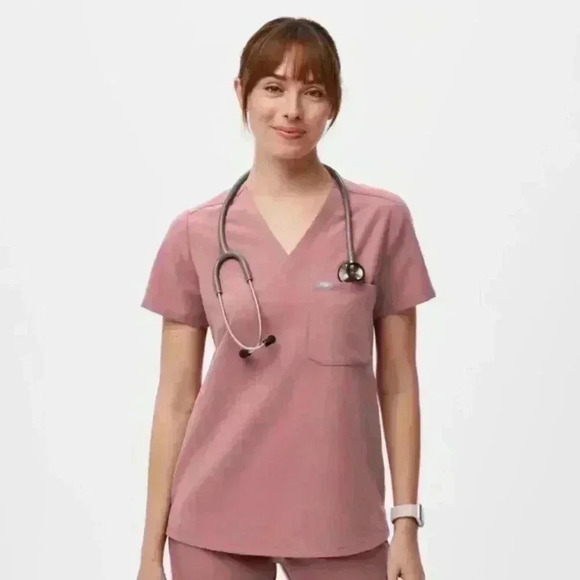BRAND NEW WITH TAGS FIGS Women's Catarina RED / MAUVE One Pocket  Scrub Top - Picture 9 of 9